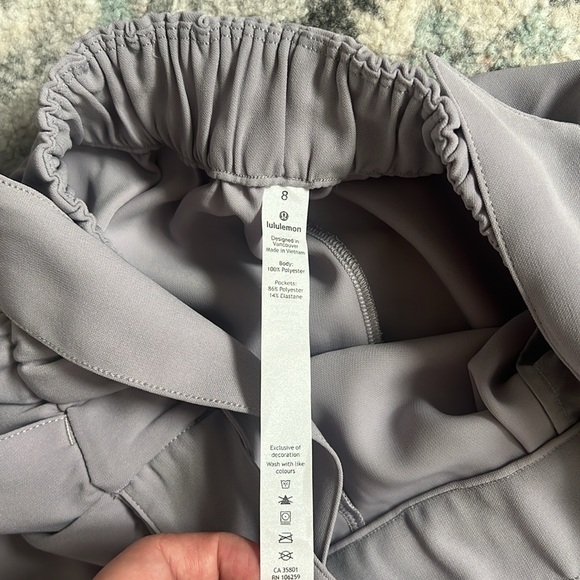 Lululemon Noir Crop - Picture 9 of 13